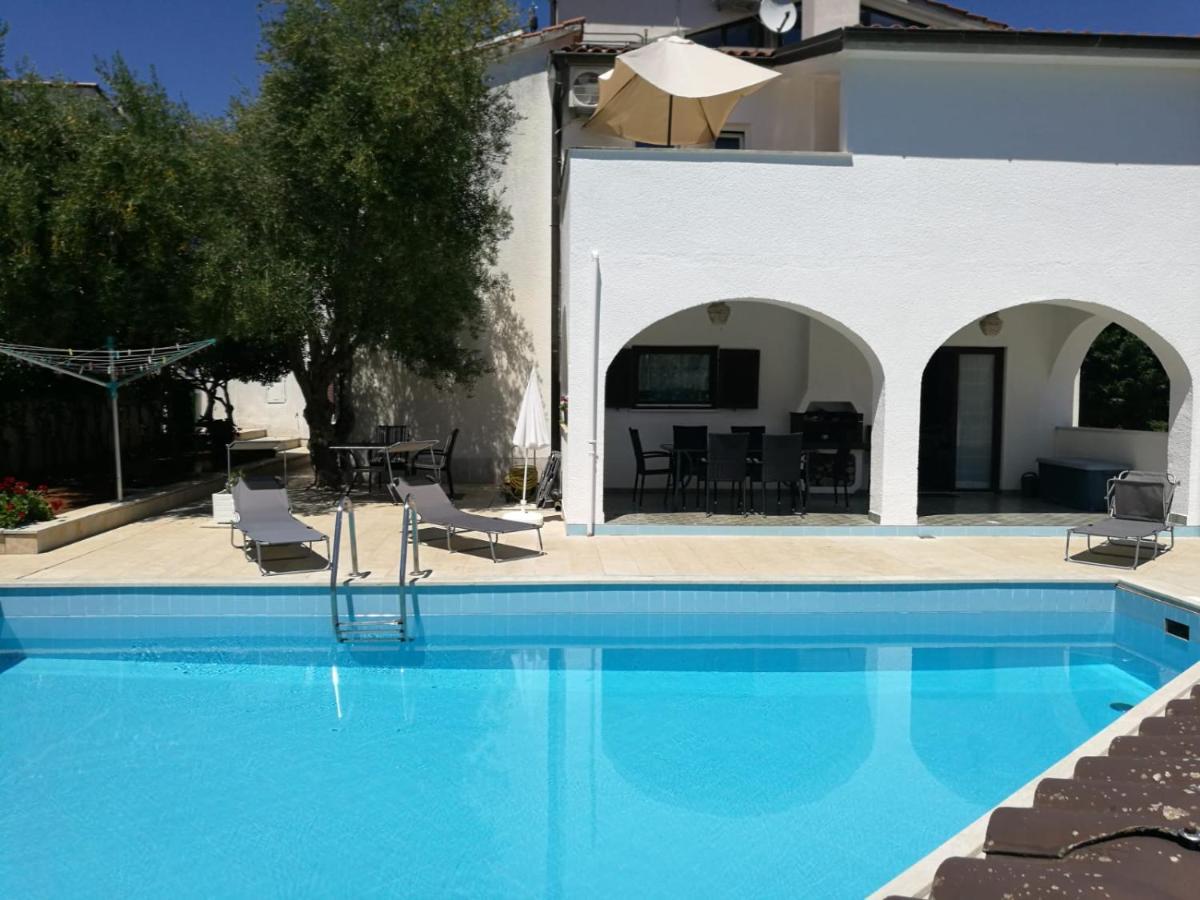 Ferienhaus Bozena Appartment 4 Върсар Екстериор снимка